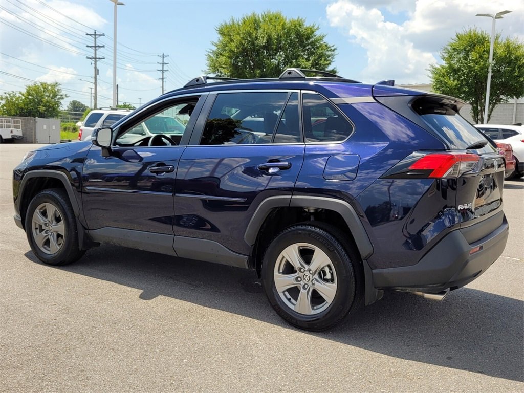 2024 Toyota RAV4 XLE photo 3
