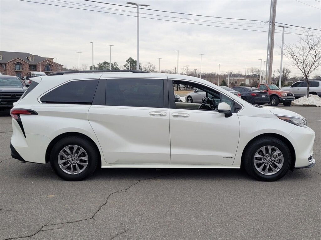 Used 2021 Toyota Sienna XLE 7 Passenger Van