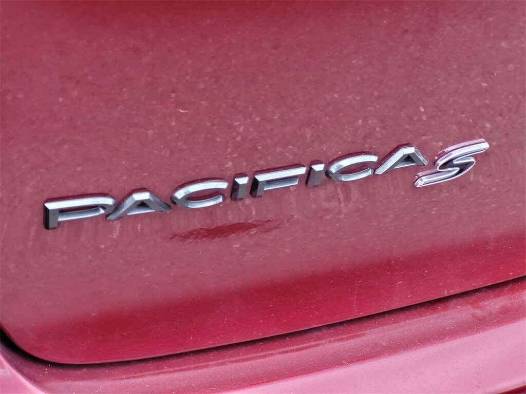 Used 2018 Chrysler Pacifica Touring L Plus Van