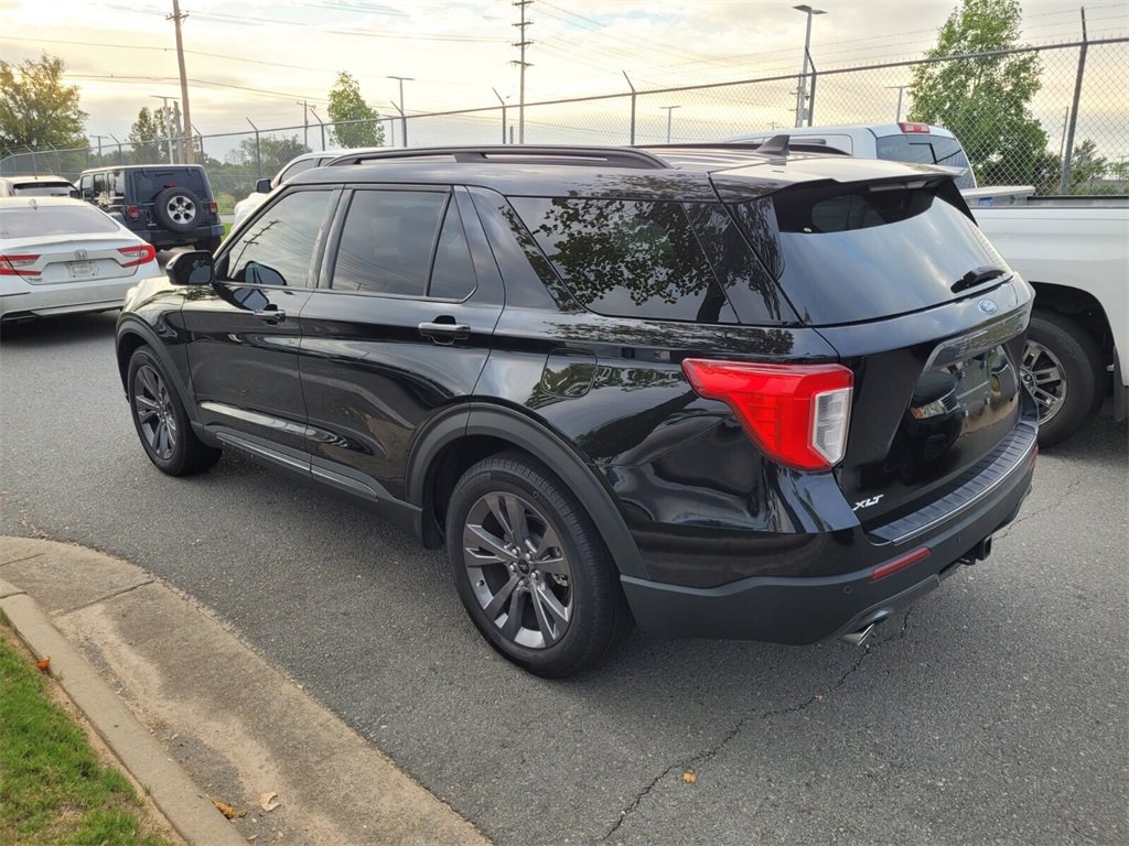 2024 Ford Explorer XLT photo 2