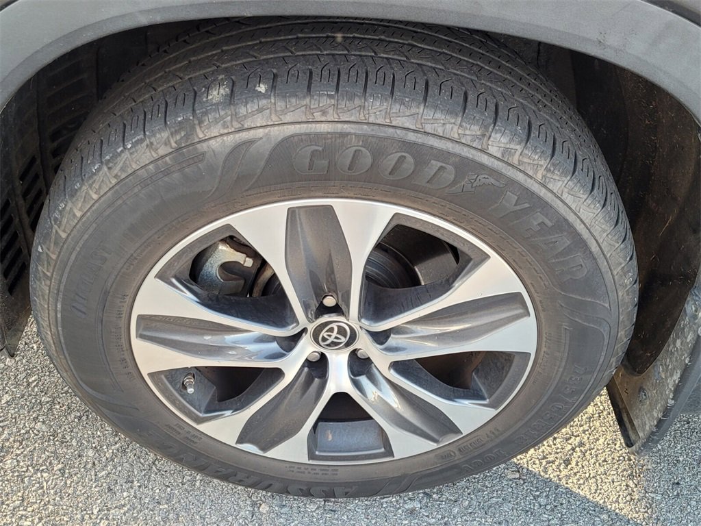 2021 Toyota Highlander XLE photo 4