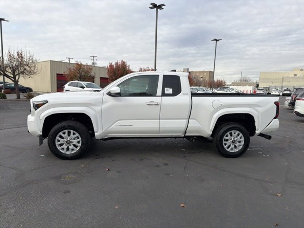 New 2025 Toyota Tacoma SR5 Truck XtraCab