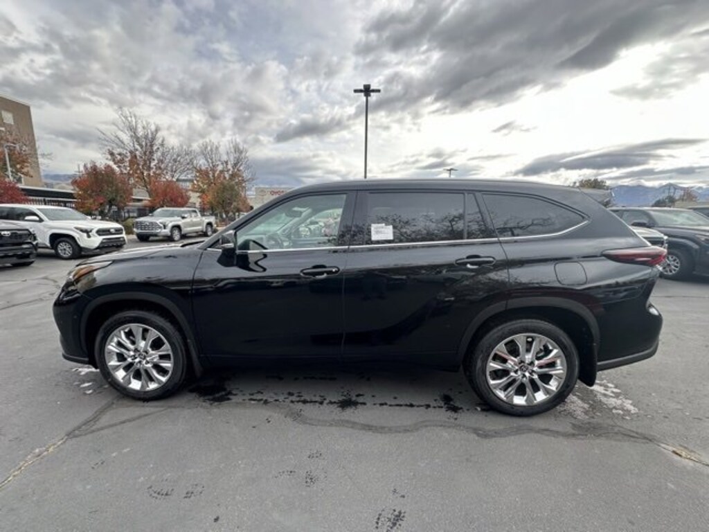 New 2026 Toyota Highlander Limited SUV