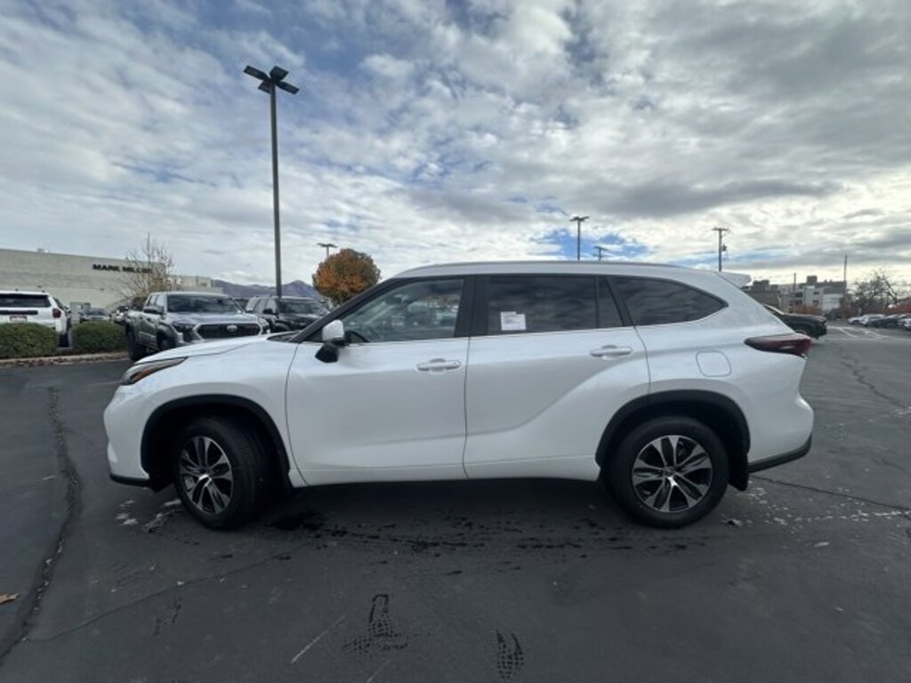 New 2026 Toyota Highlander XLE SUV