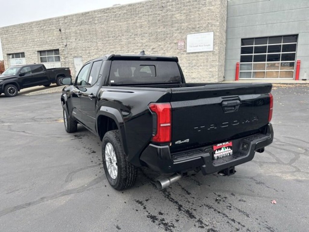 New 2025 Toyota Tacoma SR5 Truck Double Cab
