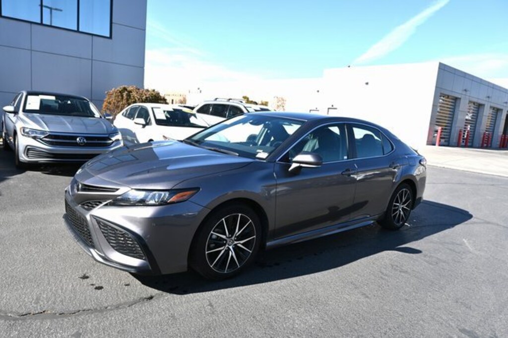 Used 2023 Toyota Camry SE Sedan