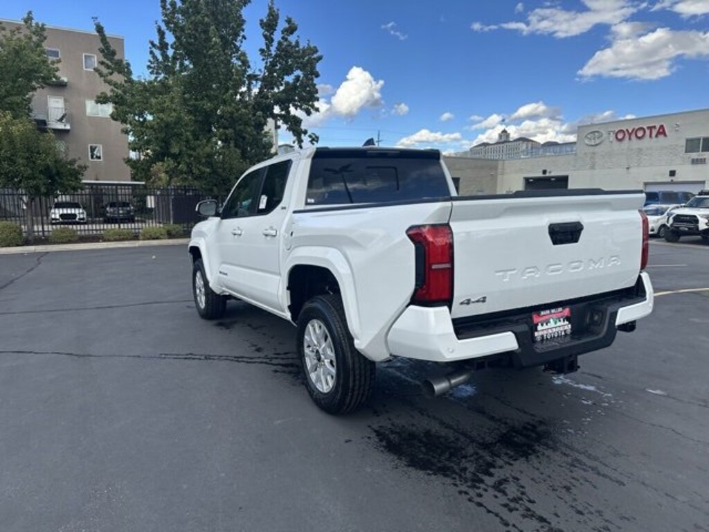 New 2025 Toyota Tacoma SR5 Truck Double Cab