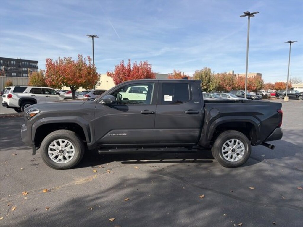 New 2025 Toyota Tacoma SR5 Truck Double Cab