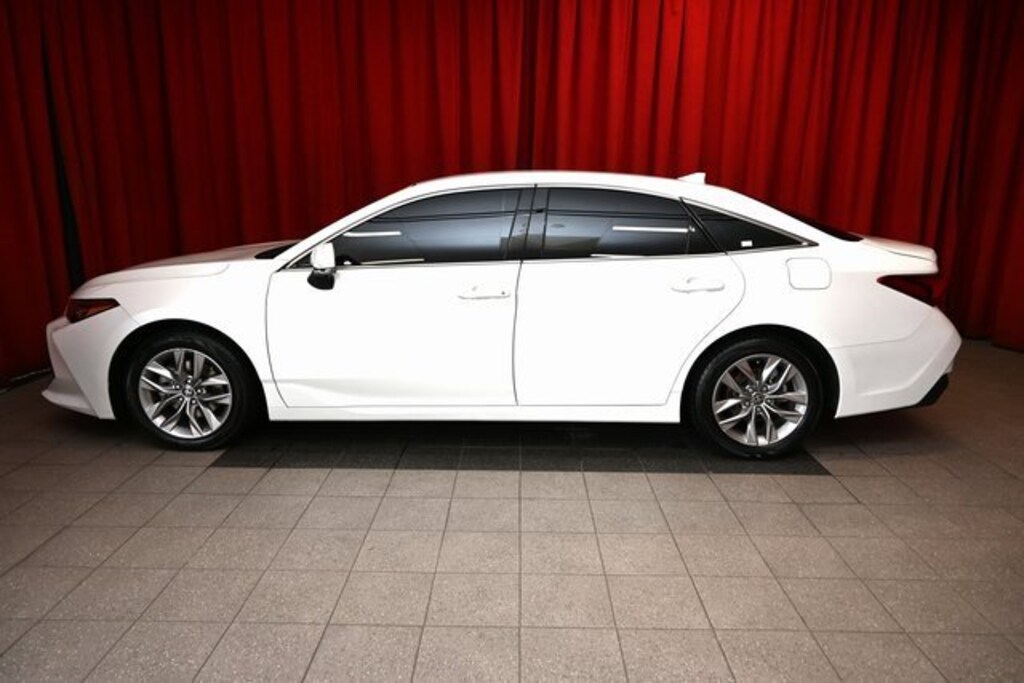 Used 2022 Toyota Avalon XLE Sedan
