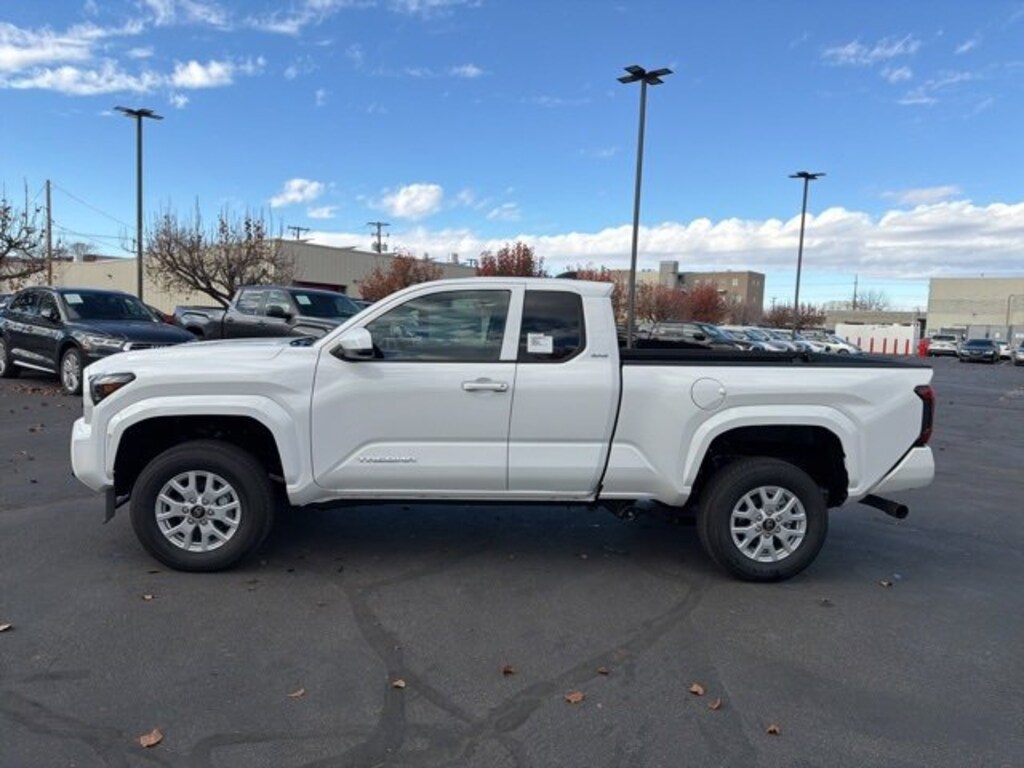 New 2025 Toyota Tacoma SR5 Truck XtraCab