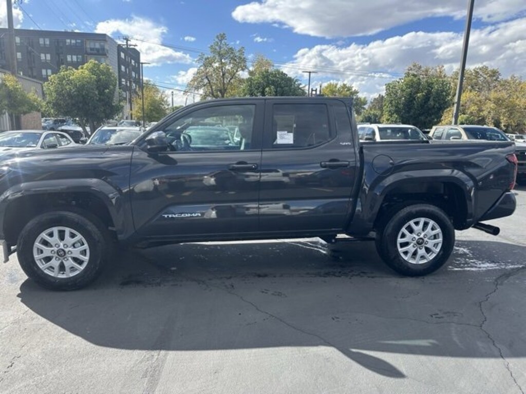 New 2025 Toyota Tacoma SR5 Truck Double Cab
