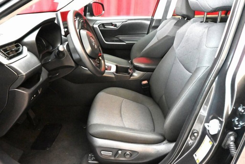 Used 2025 Toyota RAV4 XLE SUV