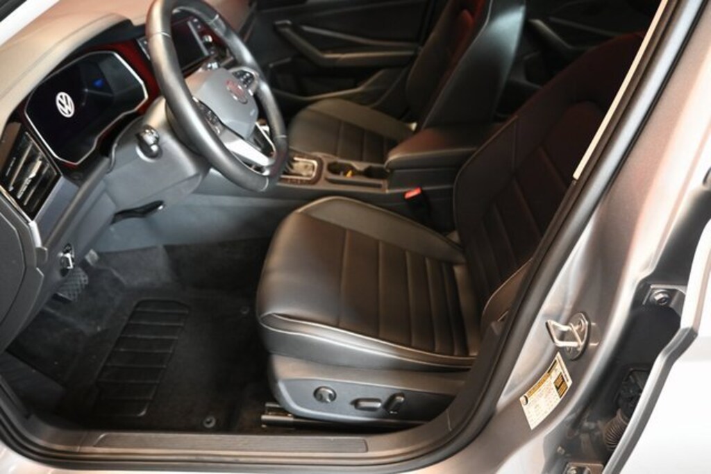 Used 2024 Volkswagen Jetta 1.5T SE Sedan