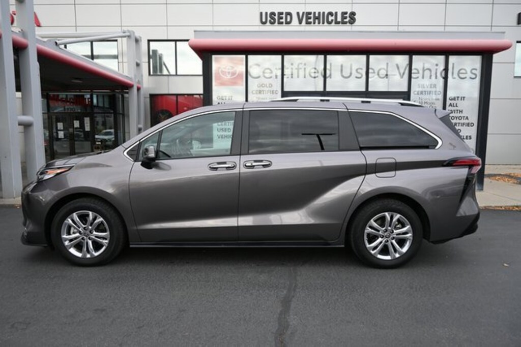 Certified 2022 Toyota Sienna Platinum 7 Passenger Van Passenger Van