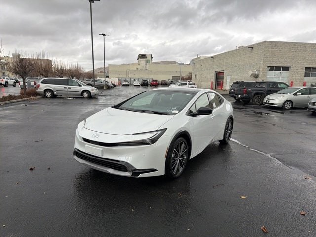 2026 Toyota Prius XLE's photo