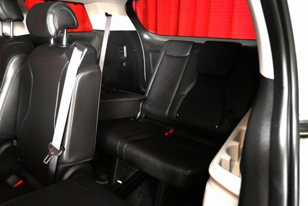 Used 2024 Kia Carnival EX MPV