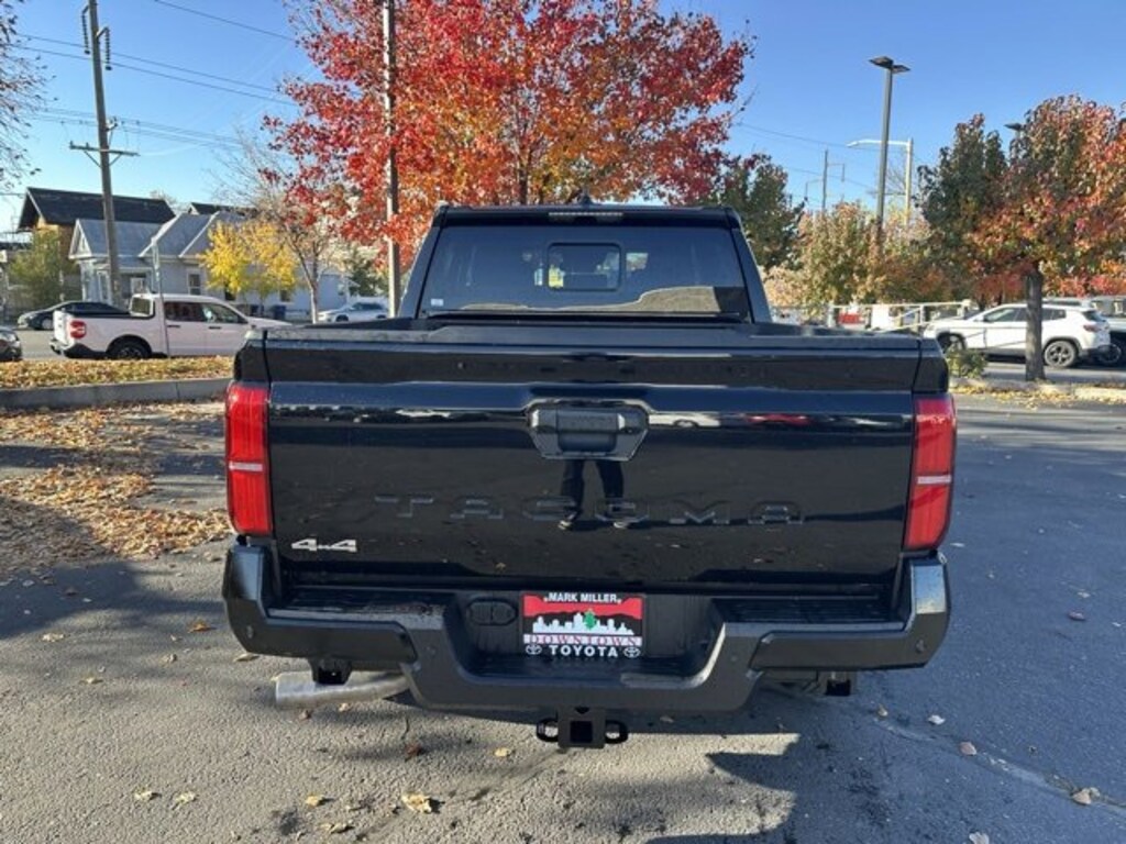 New 2025 Toyota Tacoma SR5 Truck Double Cab