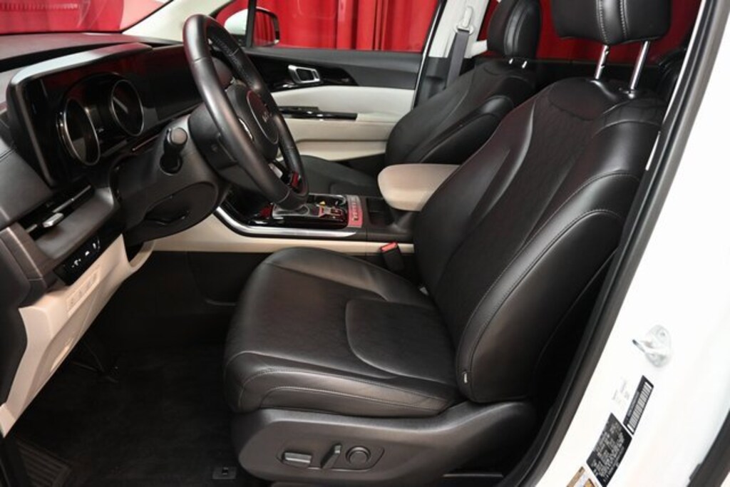 Used 2024 Kia Carnival EX MPV