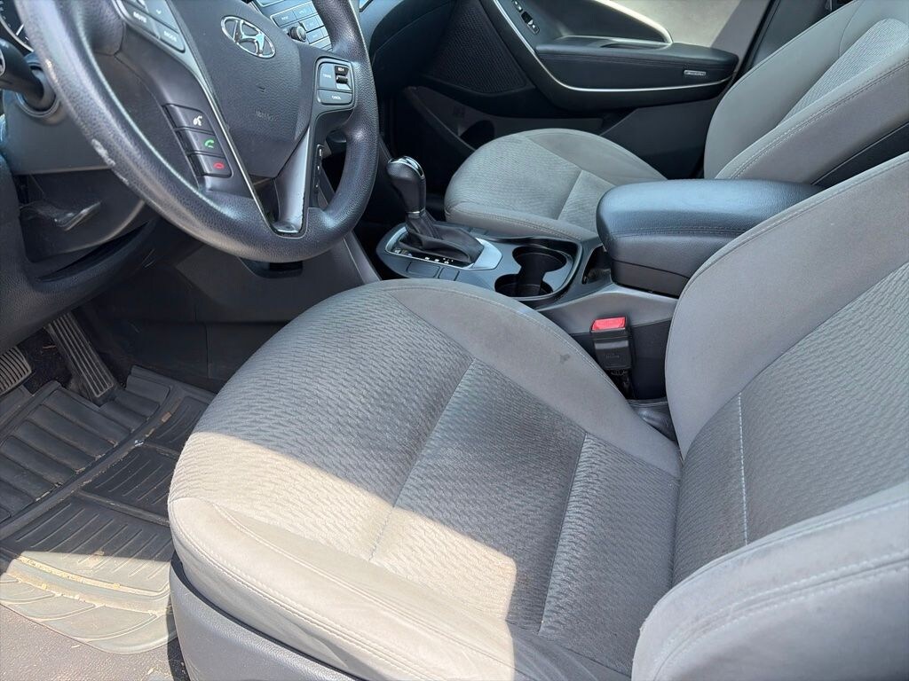 Used 2017 Hyundai Santa Fe SE SUV