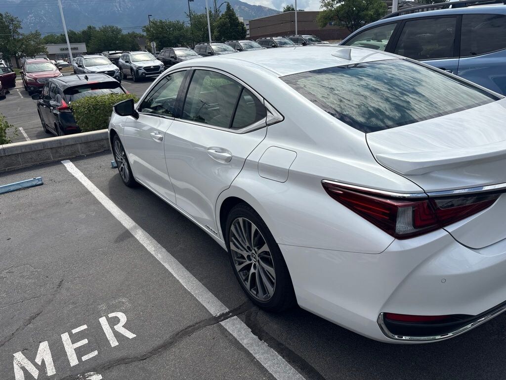 Used 2019 Lexus ES 300h Sedan