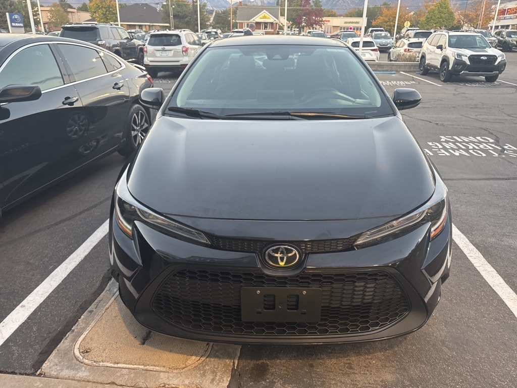 Used 2021 Toyota Corolla LE with VIN 5YFEPMAE3MP238262 for sale in Northfield, Minnesota