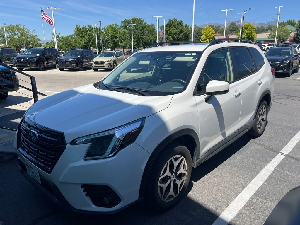 2023 Subaru Forester Premium's photo