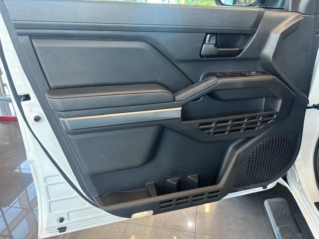 2026 Toyota Tacoma SR5 - Photo 10