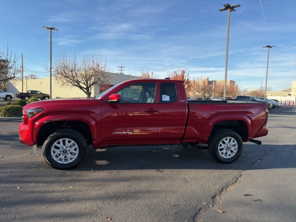 New 2025 Toyota Tacoma SR5 4X4 XTRACAB