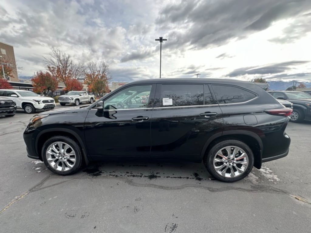 New 2026 Toyota Highlander Limited LIMITED AWD