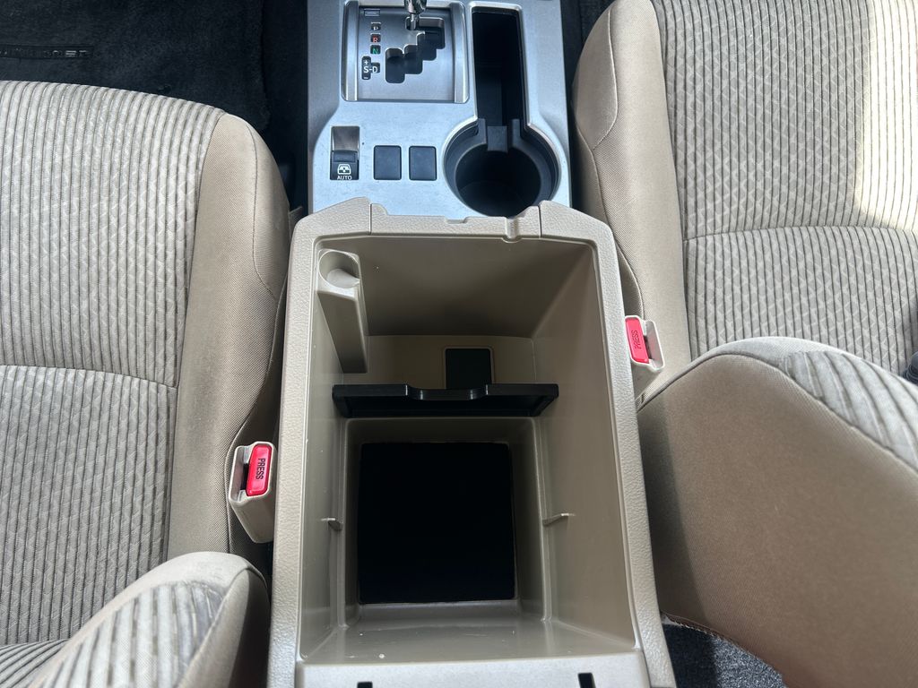 2011 Toyota 4Runner SR5 - Photo 25