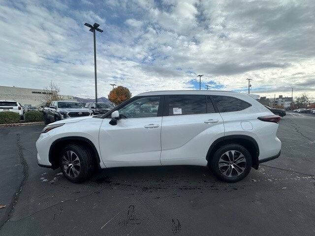 2026 Toyota Highlander XLE XSE Platinum Limited photo 3