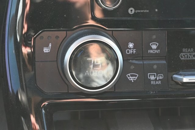 2020 Toyota Highlander XLE photo 3