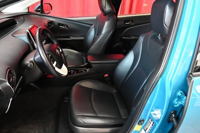 2019 Toyota Prius Prime Advanced photo 2