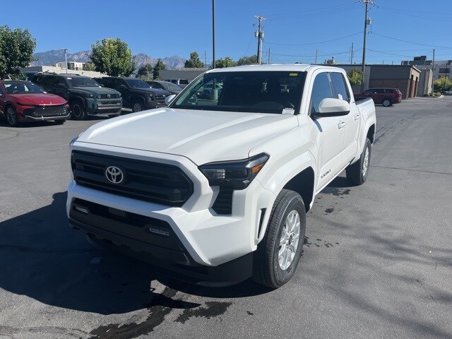 2025 Toyota Tacoma SR5 4x4 Double Cab photo 2