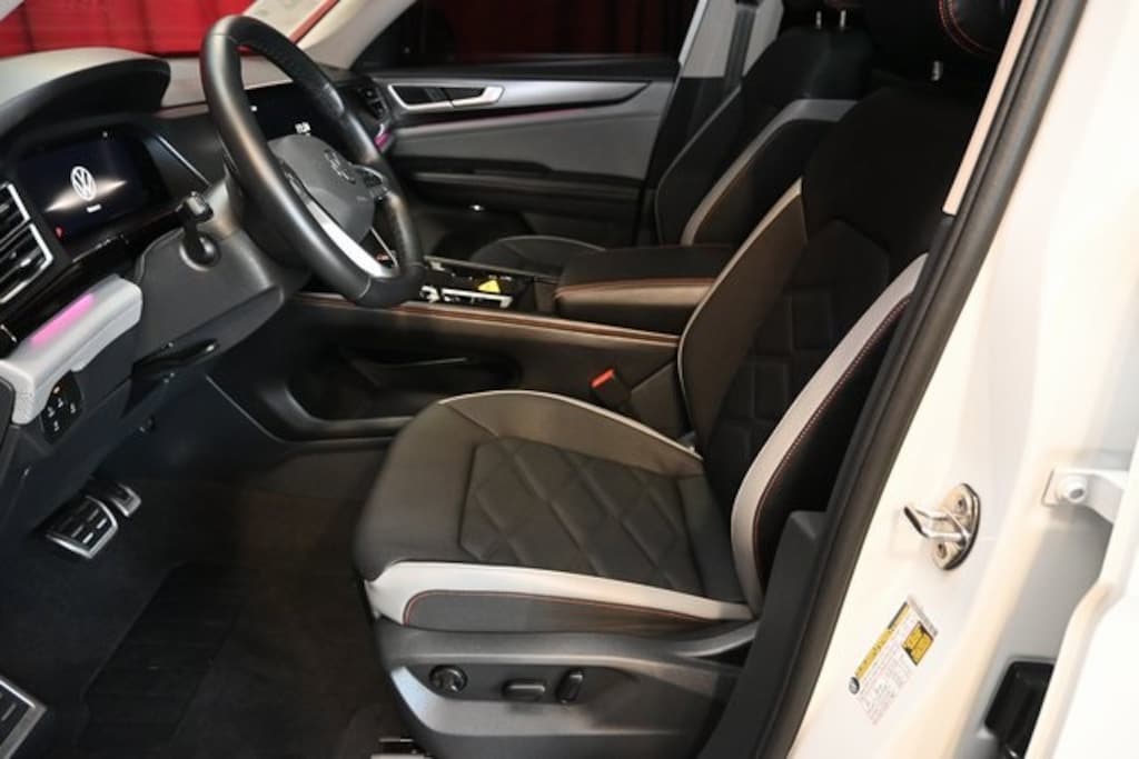 Used 2025 Volkswagen Atlas 2.0T Peak Edition SUV