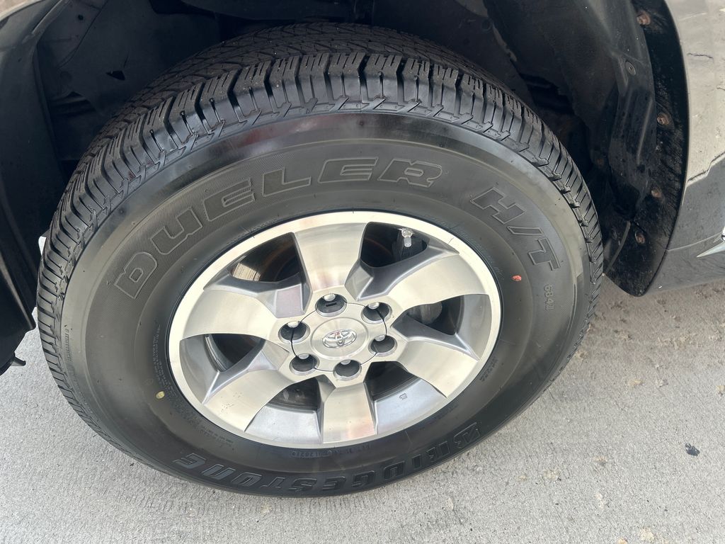 2011 Toyota 4Runner SR5 - Photo 15