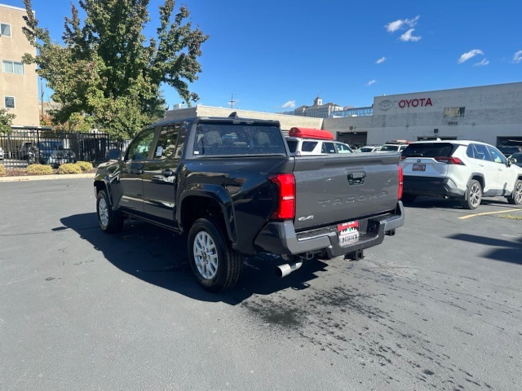 New 2025 Toyota Tacoma SR5 4X4 DOUBLE CAB