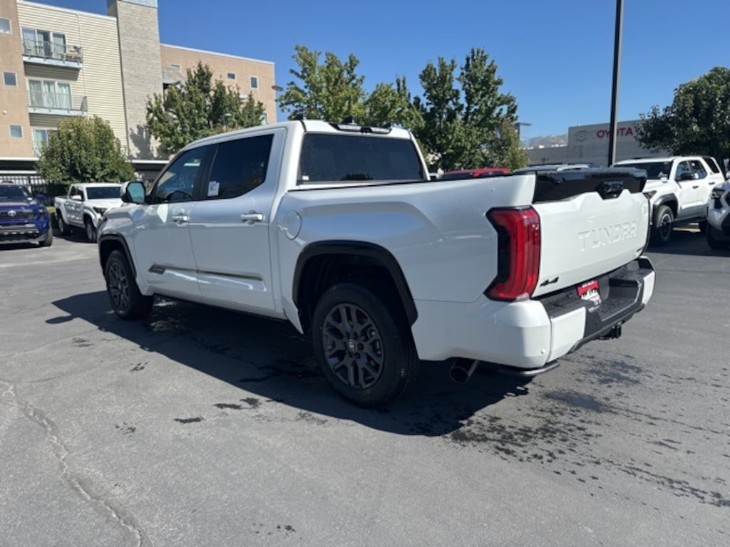 New 2026 Toyota Tundra i-FORCE MAX Platinum PLATINUM CREWMAX 5.5