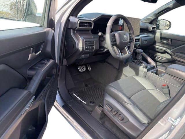 2026 Toyota Tacoma TRD Sport - Photo 9