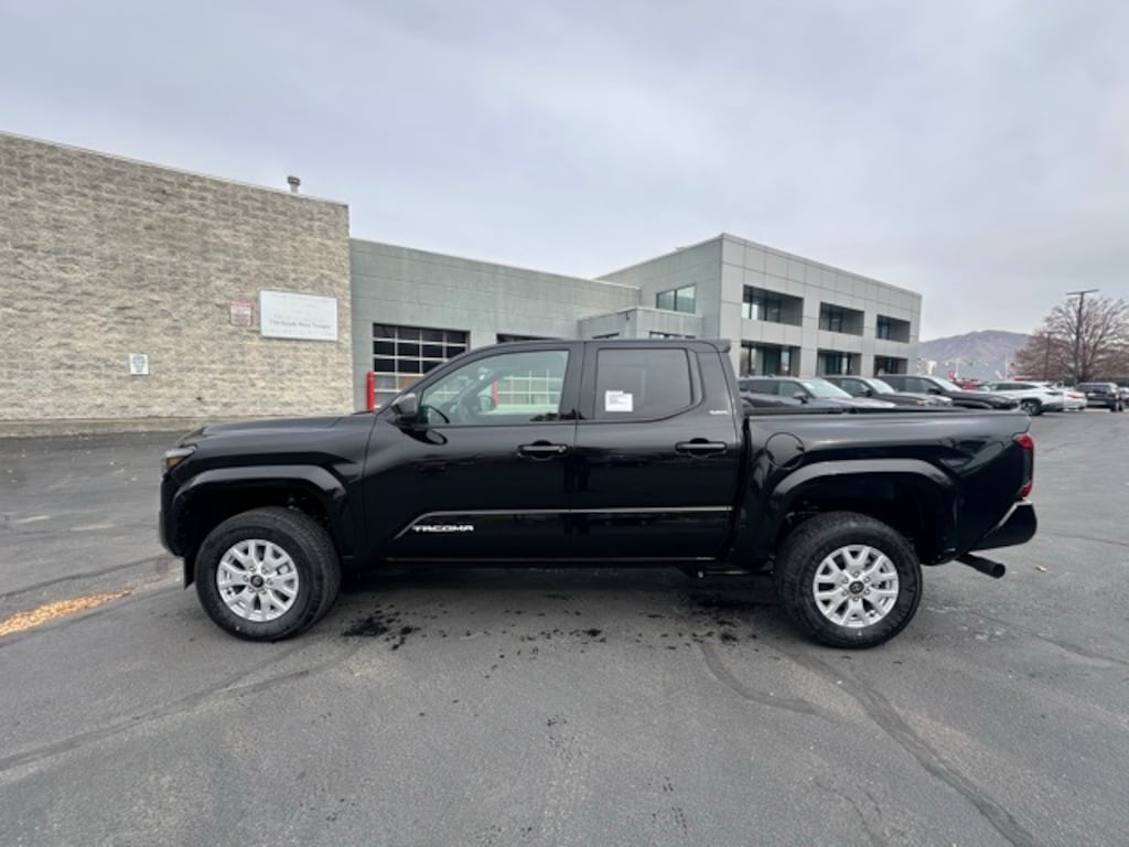 New 2025 Toyota Tacoma SR5 4X4 DOUBLE CAB