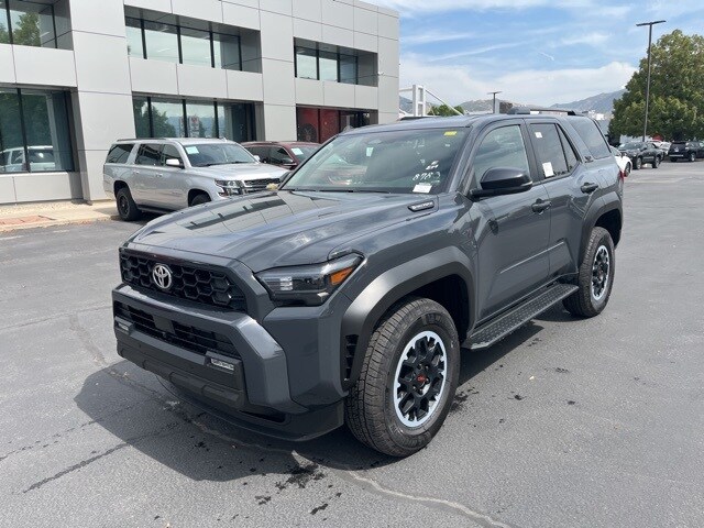 2025 Toyota 4Runner TRD Off-Road photo 2