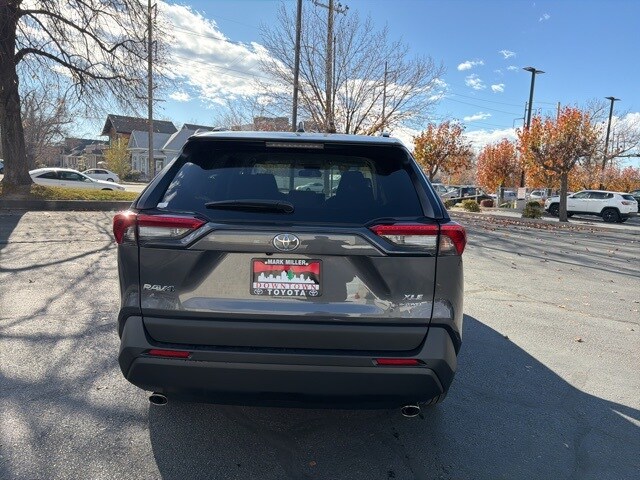 2025 Toyota RAV4 XLE photo 2