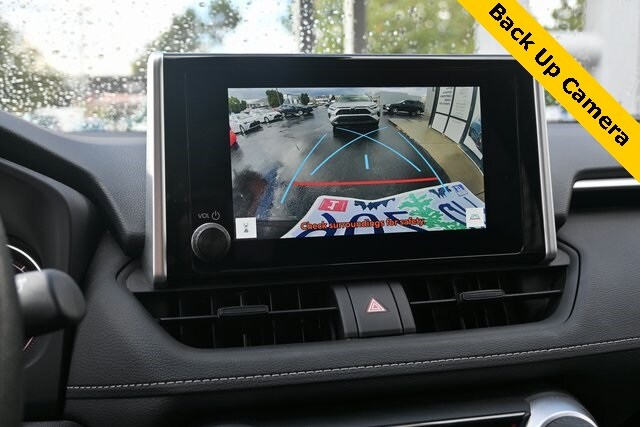 2025 Toyota RAV4 XLE photo 3