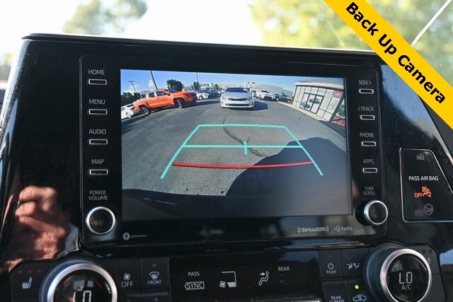 2022 Toyota Highlander Hybrid XLE photo 2