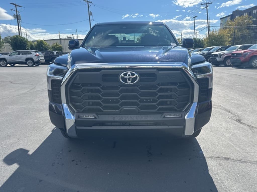 New 2026 Toyota Tundra SR5 SR5 CREWMAX 5.5