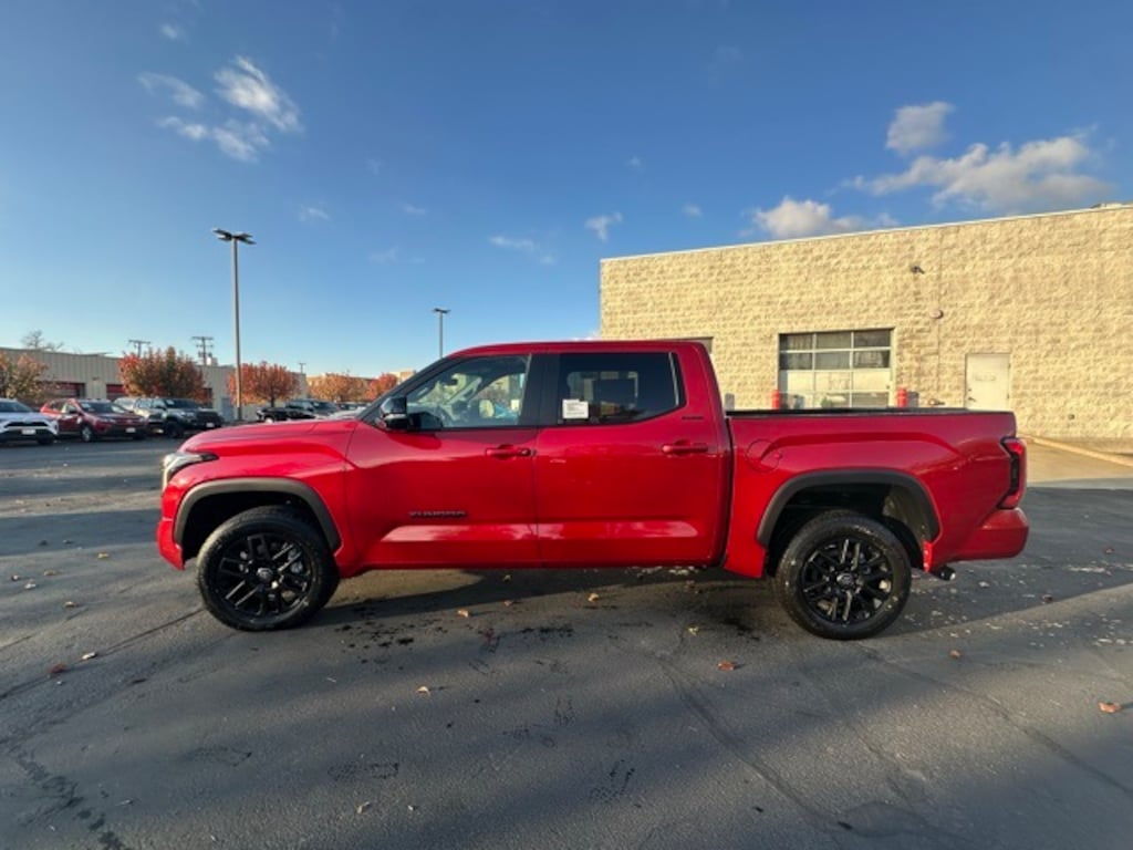 New 2026 Toyota Tundra Limited LIMITED CREWMAX 5.5