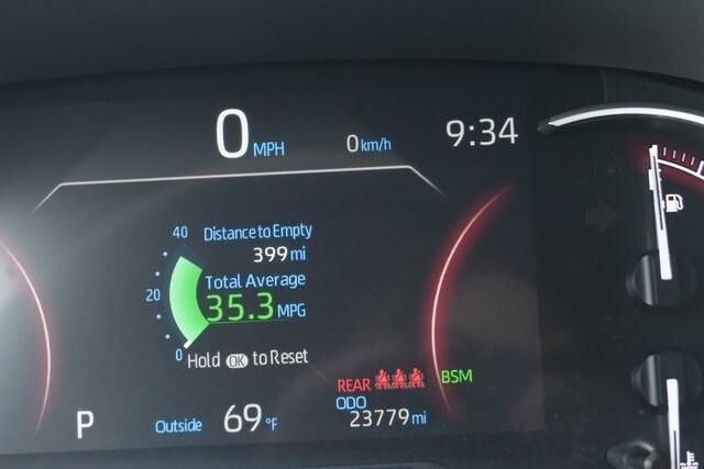 2025 Toyota RAV4 XLE photo 2