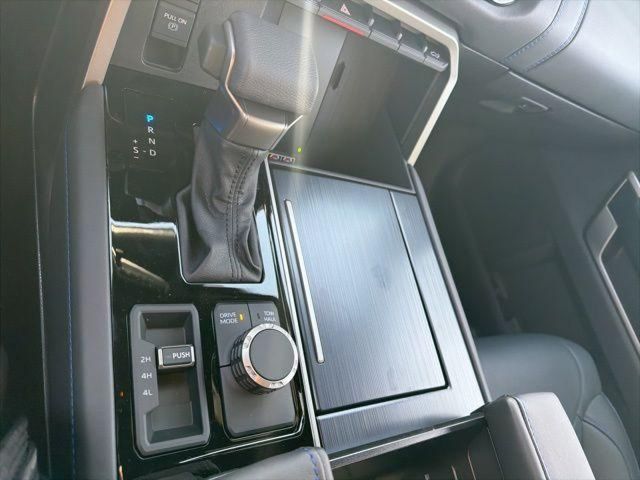 2026 Toyota Tundra Platinum - Photo 14
