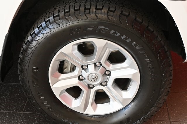 2024 Toyota 4Runner SR5 photo 4