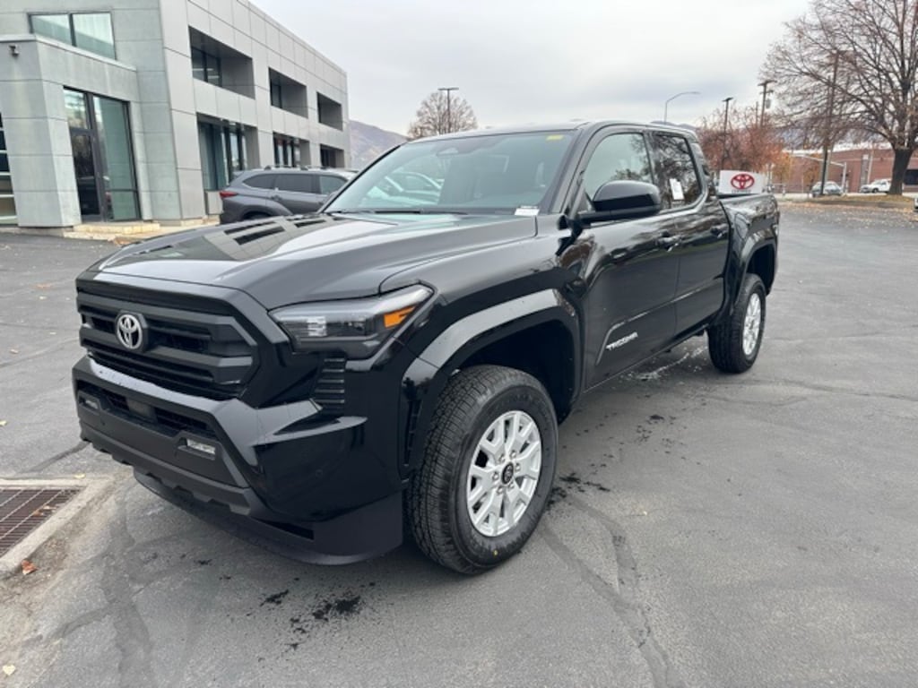 New 2025 Toyota Tacoma SR5 4X4 DOUBLE CAB